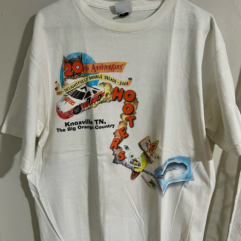 Vintage Hooters 20th Anniversary Graphic T-Shirt Sz XL